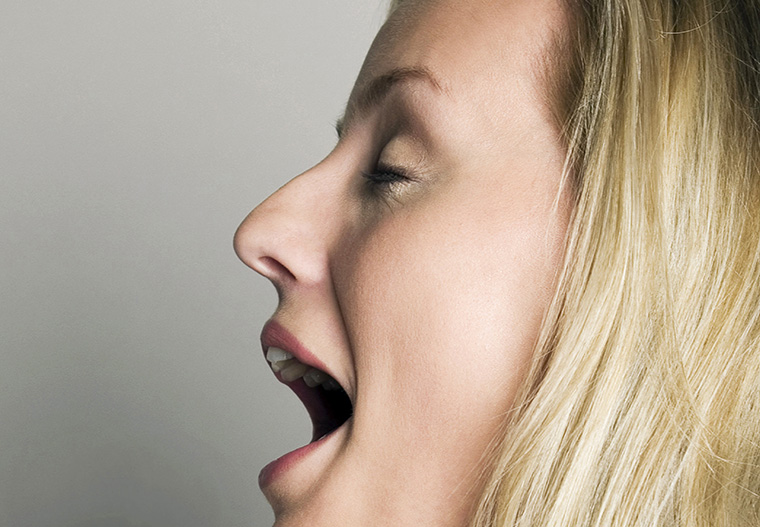 お腹が鳴るのを止める方法