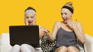 アメリカ人が好んでよく使うスラング「awesome」の意味と使い方、ニュアンスを紹介
